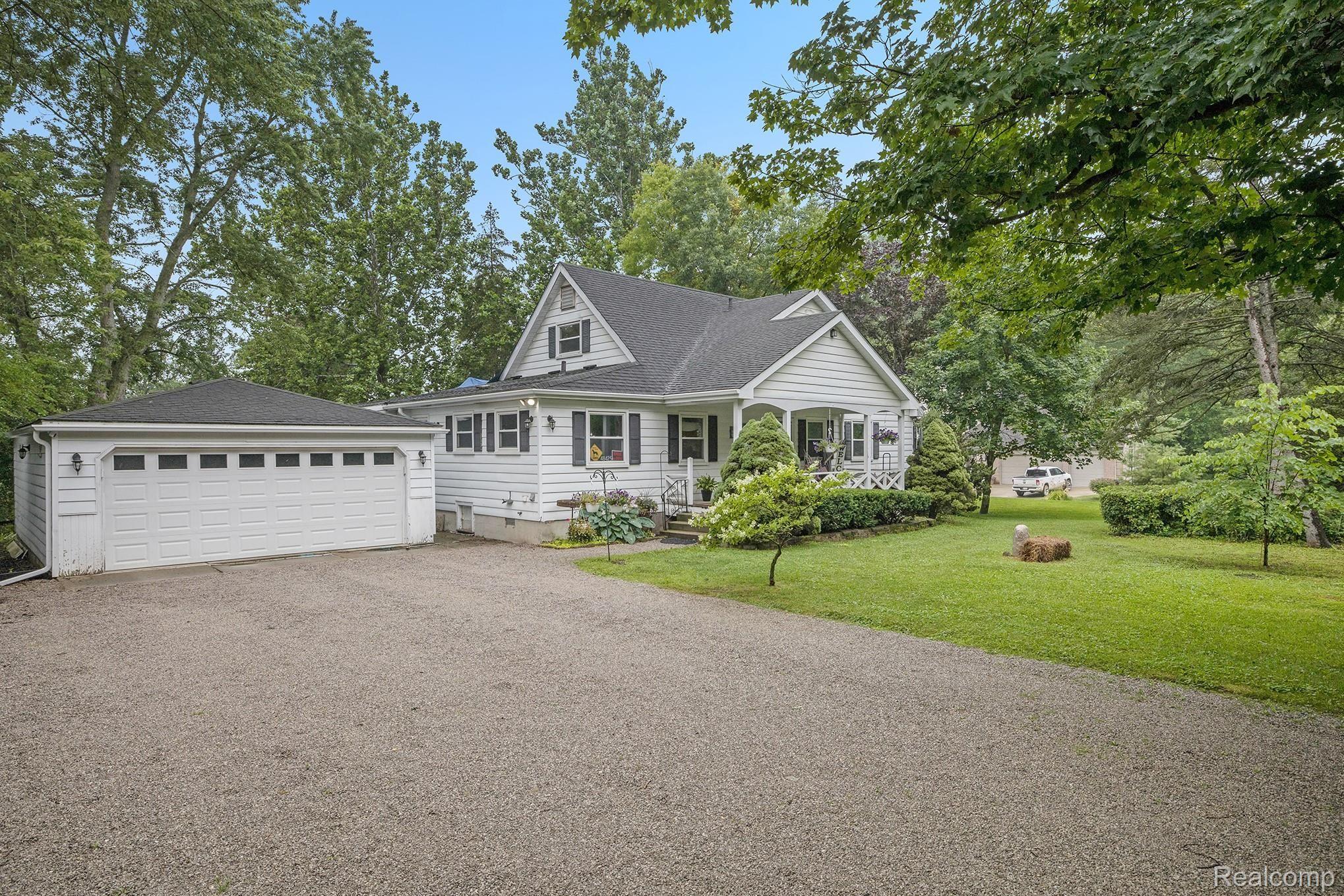 48425 Gyde Road Canton, MI 48187 - Photo 2 of 36 Privacy, yet city convenience! Brand new roof (not pictured)