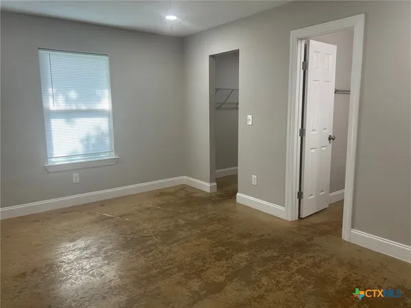 $1,300 | 661 West Austin Street, Unit P, Luling, TX 78648