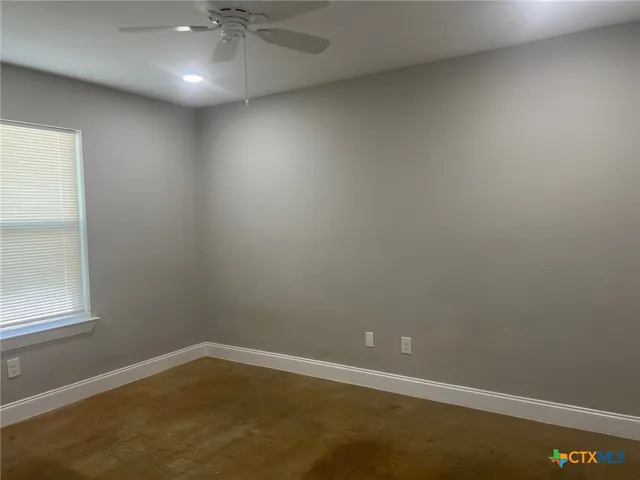 $1,300 | 661 West Austin Street, Unit P, Luling, TX 78648