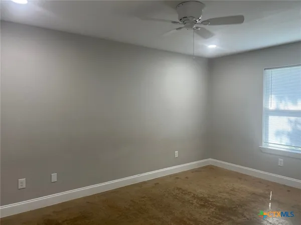 $1,300 | 661 West Austin Street, Unit P, Luling, TX 78648