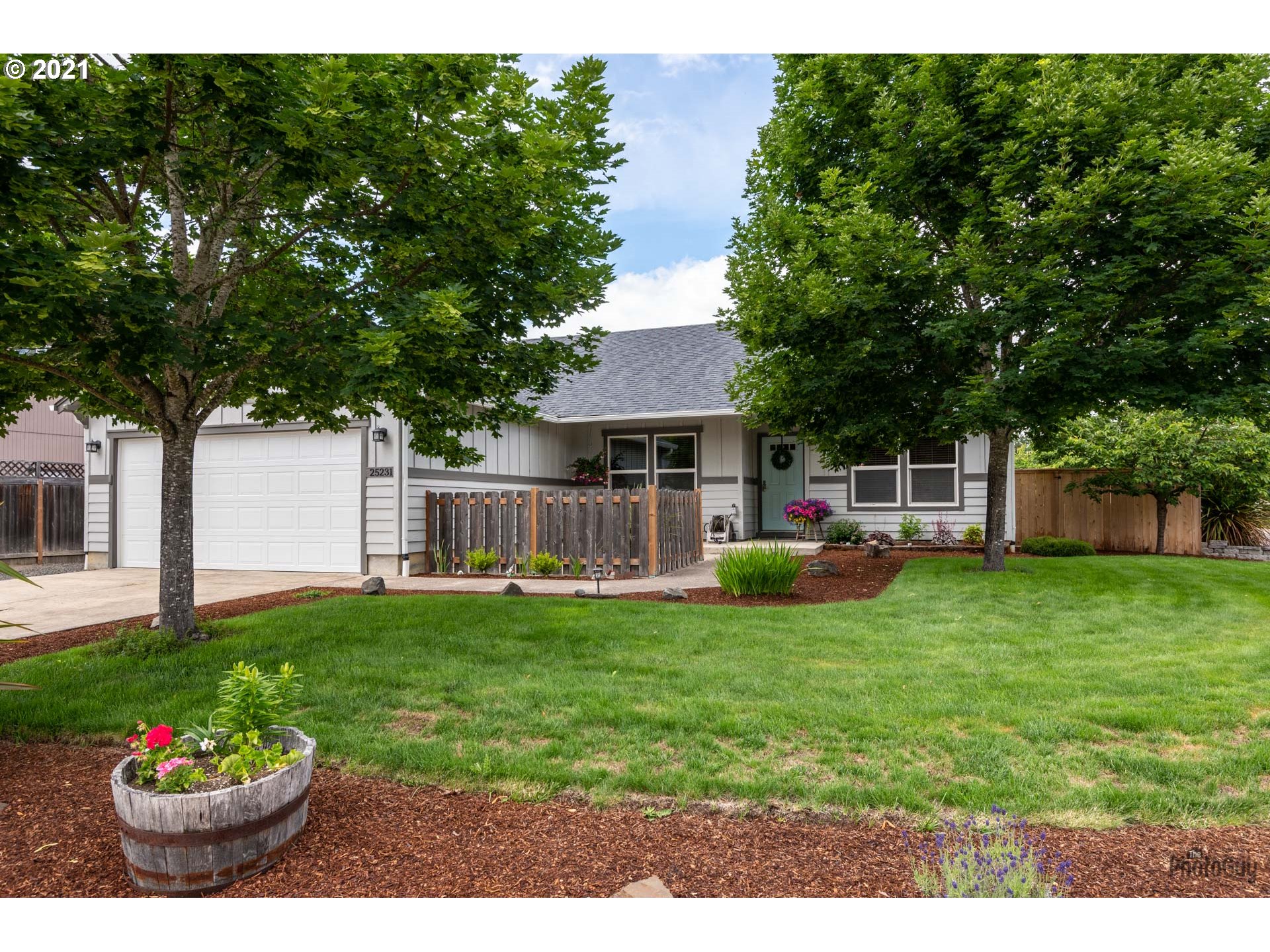 25231 Rhapsody Avenue Veneta, OR 97487 - Photo 1 of 32 Gallery Image 1