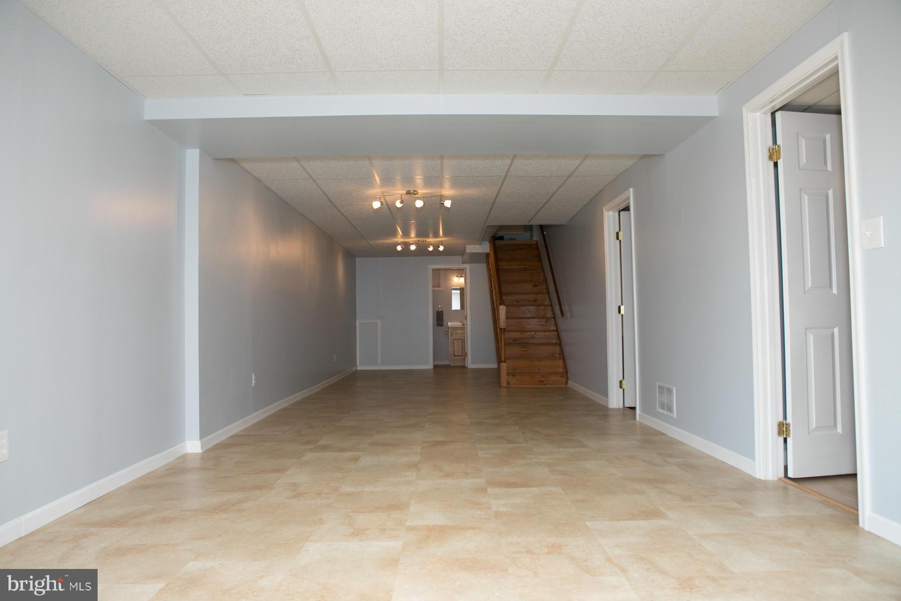 17609 Troyer Road White Hall, MD 21161 - Photo 23 of 30 en view interior of a house