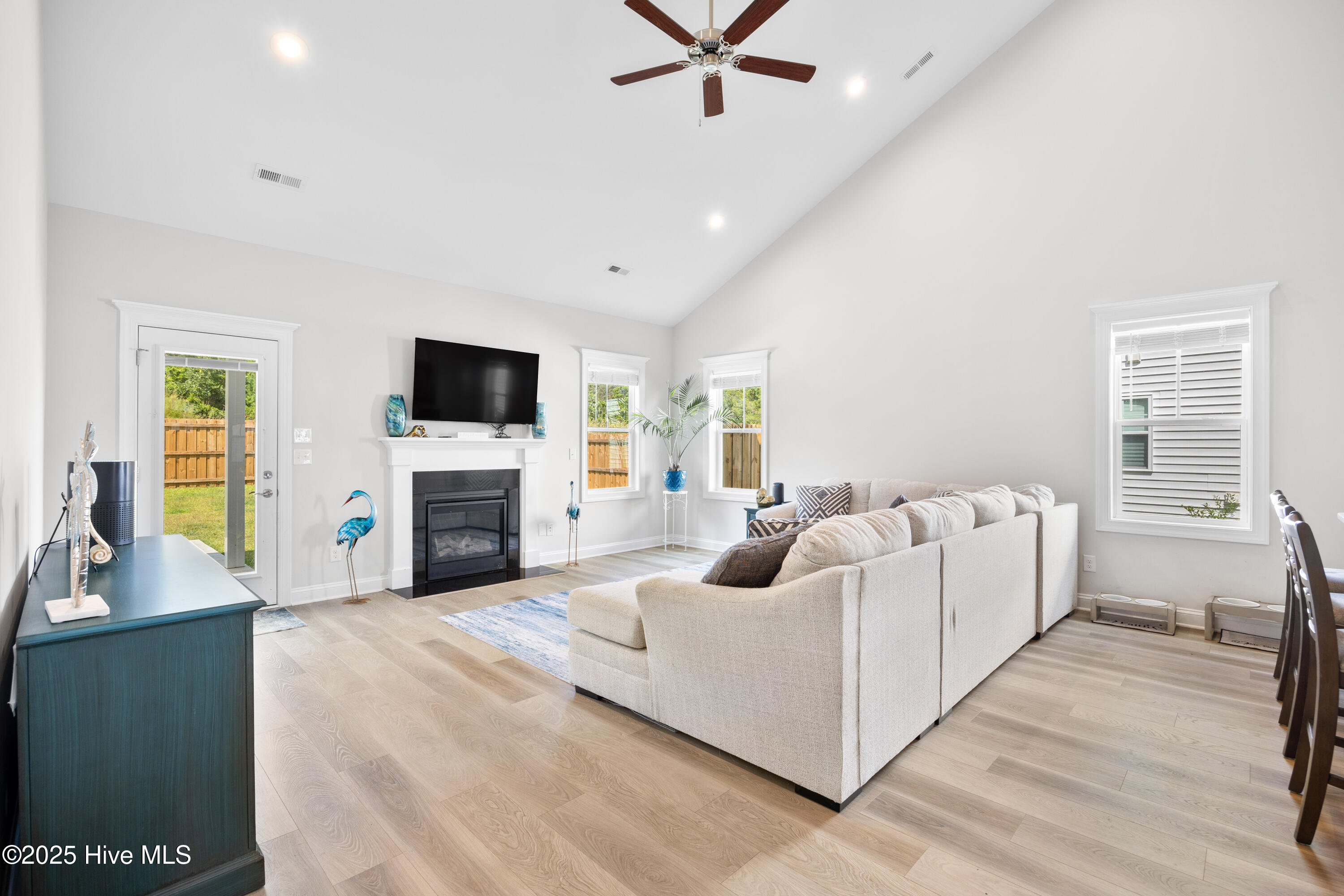 2750 Longleaf Pine Circle Leland, NC 28451 - Photo 6 of 47 2750 Longleaf Pine Circle