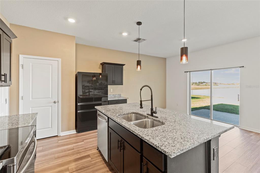 10463 Ladybug Cove Parrish, FL 34219 - Photo 4 of 28