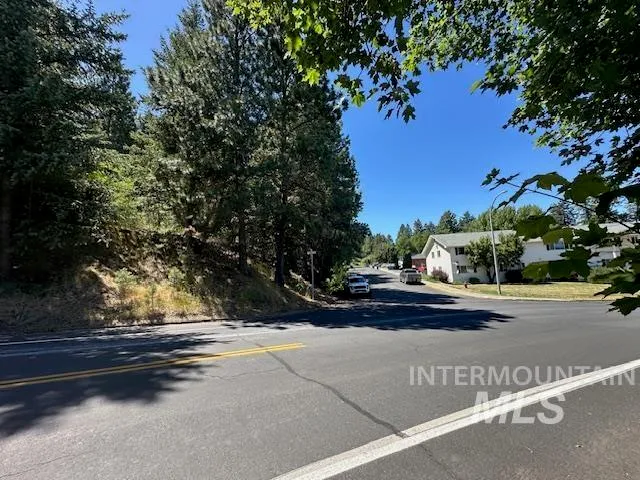 $130,000 | 457 Boyde Avenue, Moscow, ID 83843