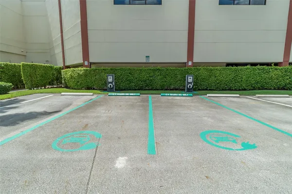 a view of a tennis court