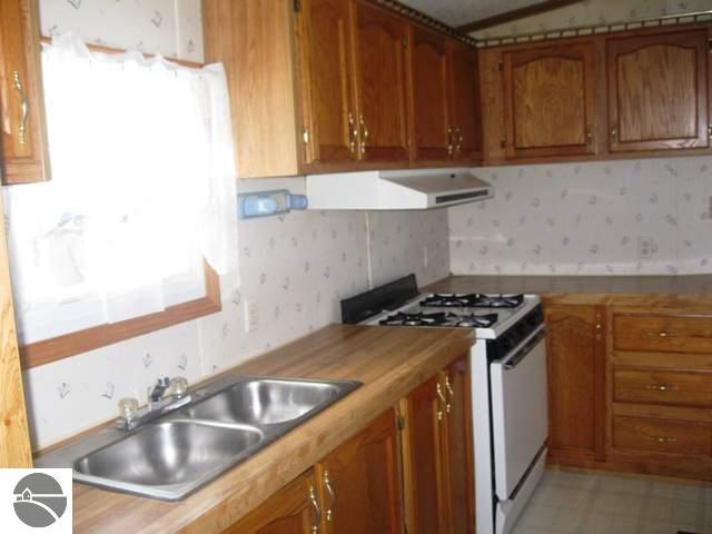 7627 Butler Road Southwest South Boardman, MI 49680 - Photo 5 of 13 1733518-4.JPG