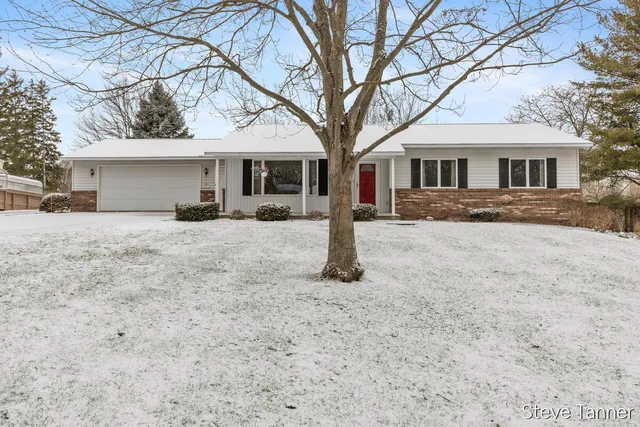 $285,000 | 611 South Baldwin Street, Greenville, MI 48838