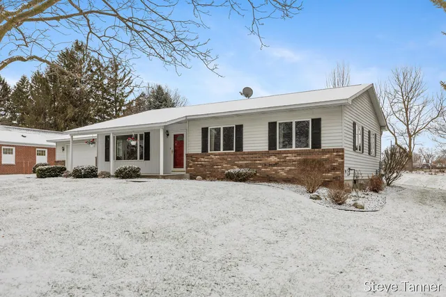 $285,000 | 611 South Baldwin Street, Greenville, MI 48838