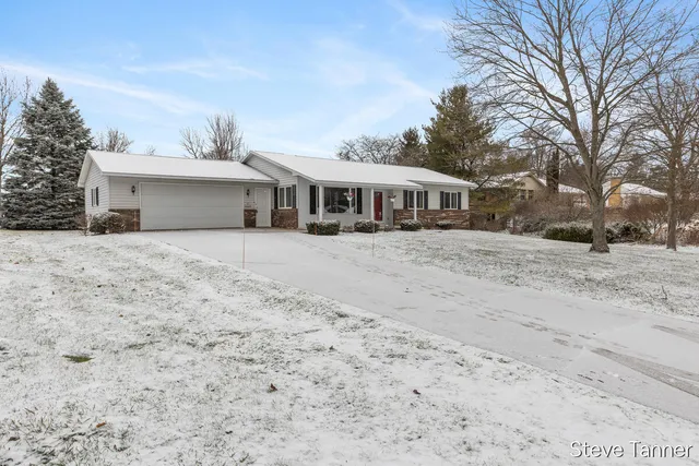 $285,000 | 611 South Baldwin Street, Greenville, MI 48838