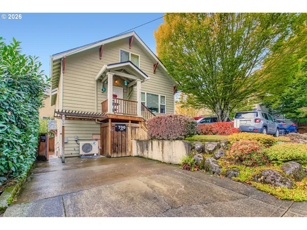 $300,000 | 700 Barton Avenue, Gladstone, OR 97027