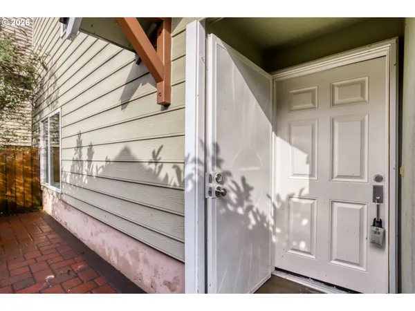 $300,000 | 700 Barton Avenue, Gladstone, OR 97027