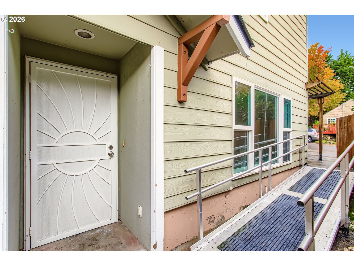 700 Barton Avenue Gladstone, OR 97027 - Photo 6 of 19 Entrance/Foyer
