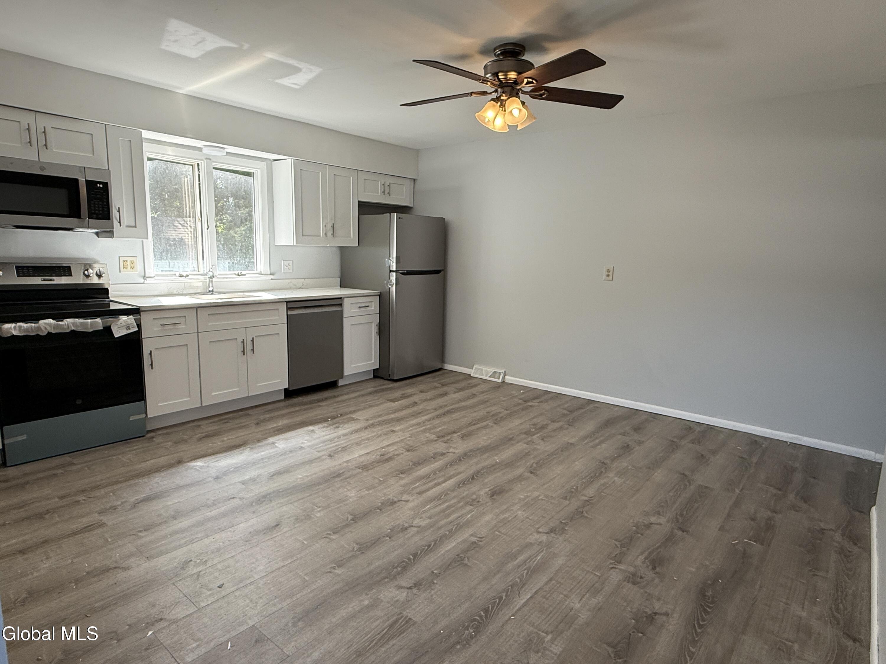 5 B Van Dyke Road Colonie, NY 12205 - Photo 5 of 20 IMG_0226