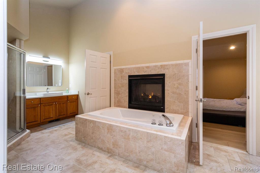 6536 Chatham Circle Rochester Hills, MI 48306 - Photo 29 of 77 Gallery Image 29