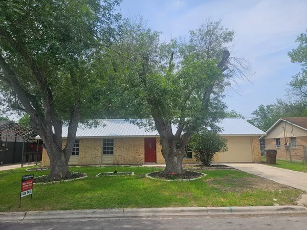 $239,000 | 1401 Trinity Street, Lockhart, TX 78644