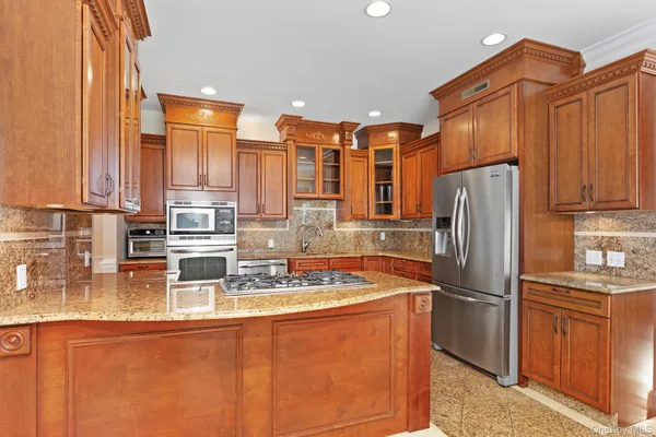 $7,500 | 44 Hillwood Place, Yonkers, NY 10710