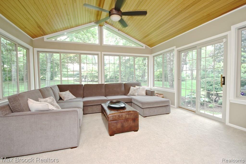 858 Dowling Road Bloomfield Hills, MI 48304 - Photo 8 of 29 IMG_5552.jpg