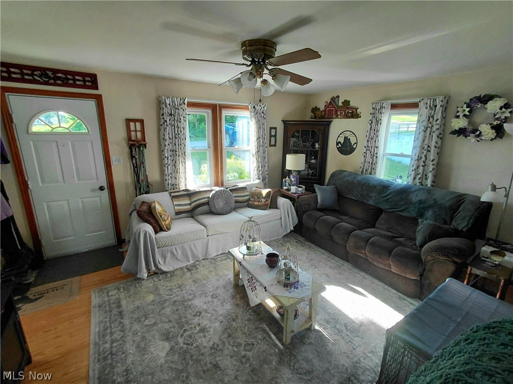 242 Cedar Road Richmond, OH 43944 - Photo 4 of 40