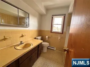 $1,800 | 333 Green Avenue, Unit 2, Lyndhurst, NJ 07071