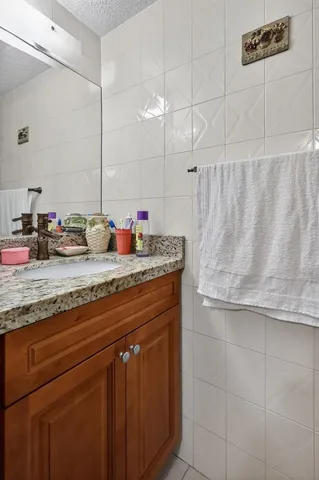 $280,000 | 2224 West 53rd Place, Unit 2224, Hialeah, FL 33016