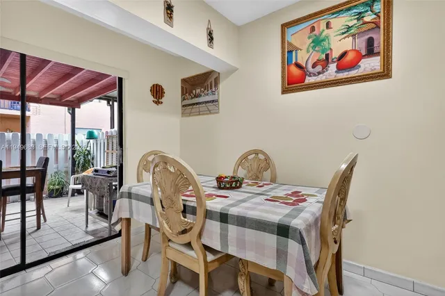 $280,000 | 2224 West 53rd Place, Unit 2224, Hialeah, FL 33016