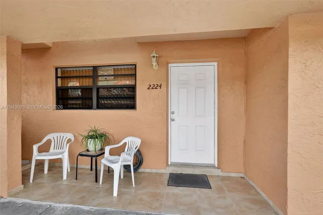 $280,000 | 2224 West 53rd Place, Unit 2224, Hialeah, FL 33016