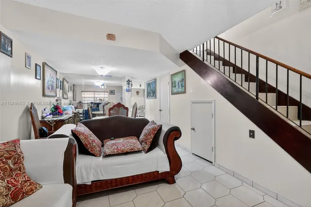 $280,000 | 2224 West 53rd Place, Unit 2224, Hialeah, FL 33016