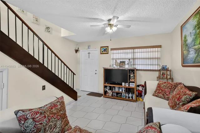 $280,000 | 2224 West 53rd Place, Unit 2224, Hialeah, FL 33016