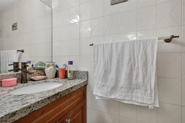 $280,000 | 2224 West 53rd Place, Unit 2224, Hialeah, FL 33016