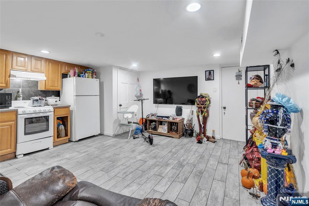 1101 Bergen Avenue Linden, NJ 07036 - Photo 26 of 37