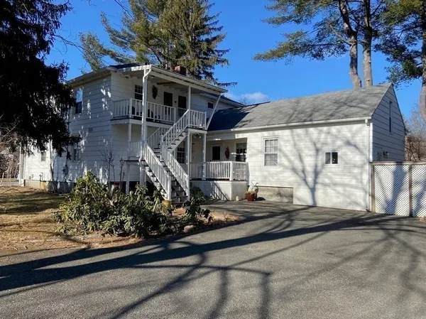 $1,500 | 58 South East Street, Unit 3, Amherst, MA 01002