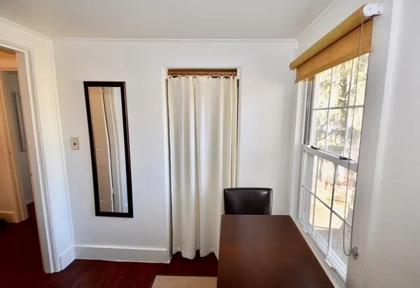 $1,500 | 58 South East Street, Unit 3, Amherst, MA 01002