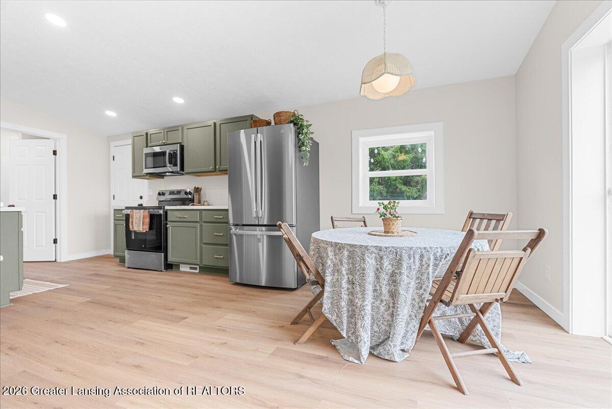 903 East State Street St. Johns, MI 48879 - Photo 10 of 38 28-Media Jett - 23