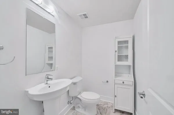 $3,200 | 1209 13th Street Northwest, Unit 211, Washington, DC 20005