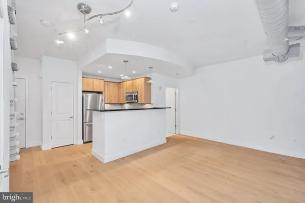 $3,200 | 1209 13th Street Northwest, Unit 211, Washington, DC 20005