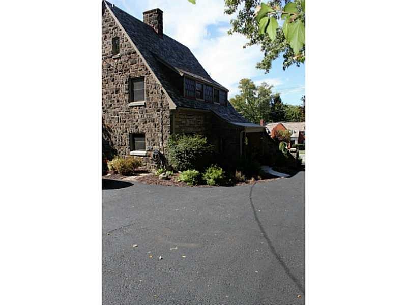 1325 Washington Road Mt. Lebanon, PA 15228 - Photo 23 of 25 Gallery Image 23