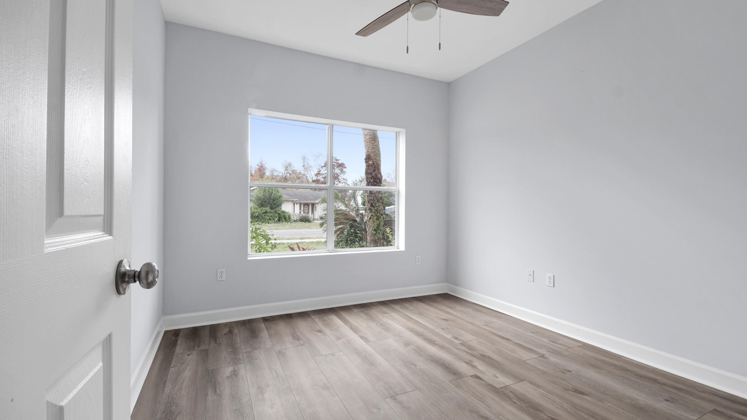 1190 Bay Court Destin, FL 32541 - Photo 49 of 52 an empty room with a window