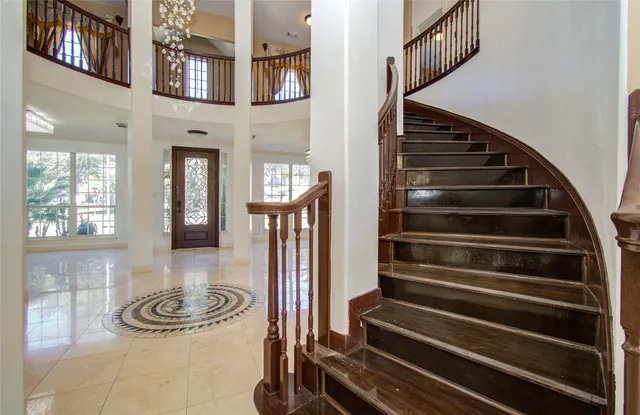 $684,500 | 6423 Oakmont Creek Drive, Spring, TX 77379