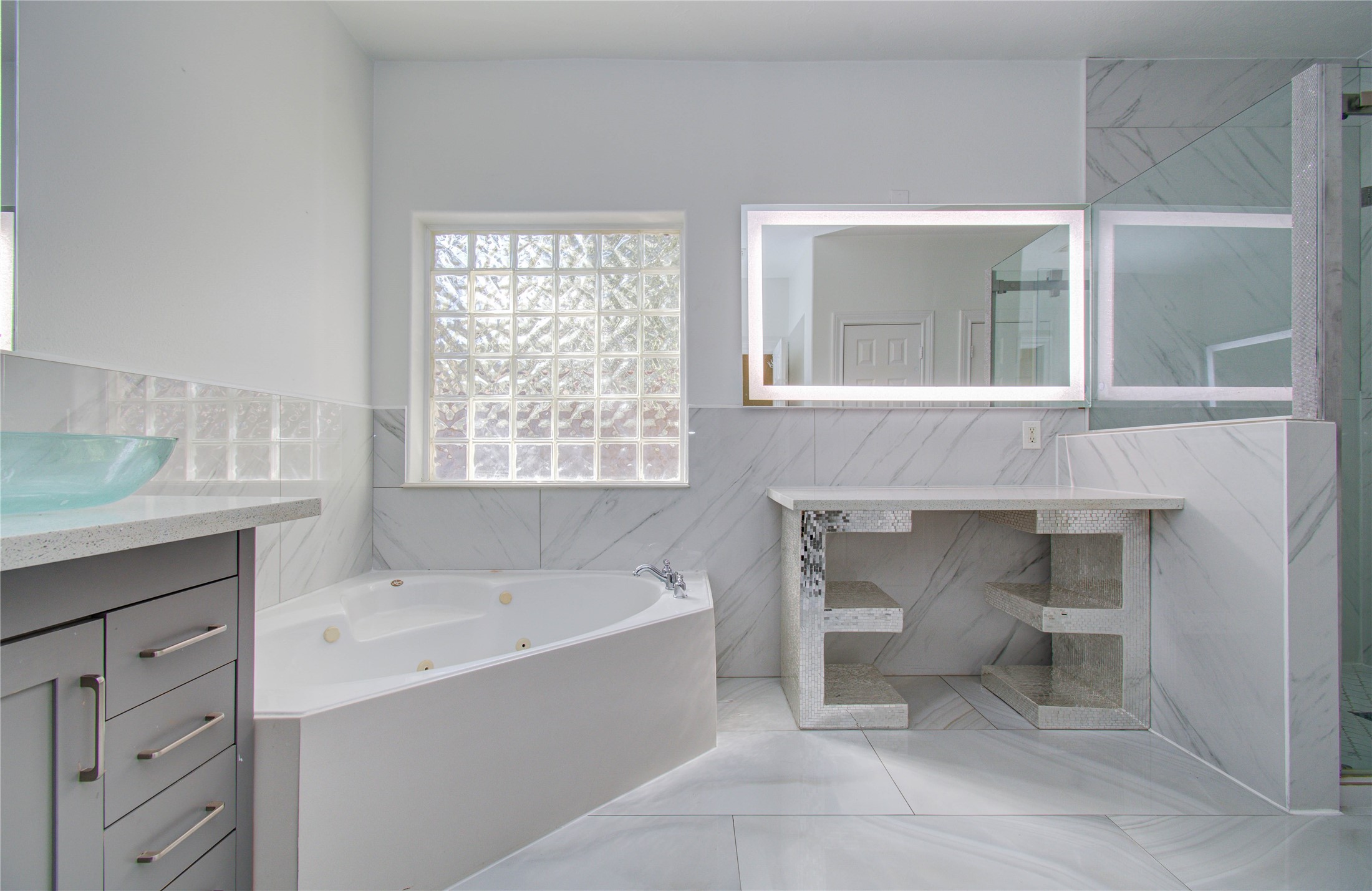 6423 Oakmont Creek Drive Spring, TX 77379 - Photo 20 of 47