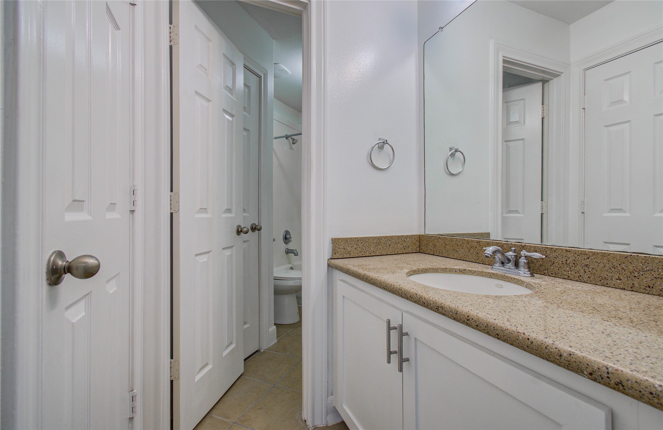 6423 Oakmont Creek Drive Spring, TX 77379 - Photo 29 of 47