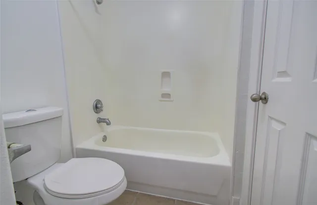 $684,500 | 6423 Oakmont Creek Drive, Spring, TX 77379