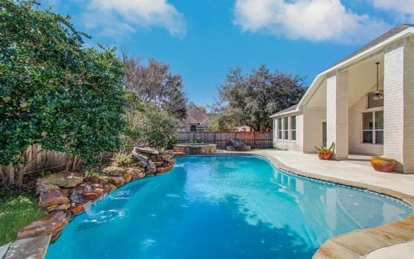 $684,500 | 6423 Oakmont Creek Drive, Spring, TX 77379