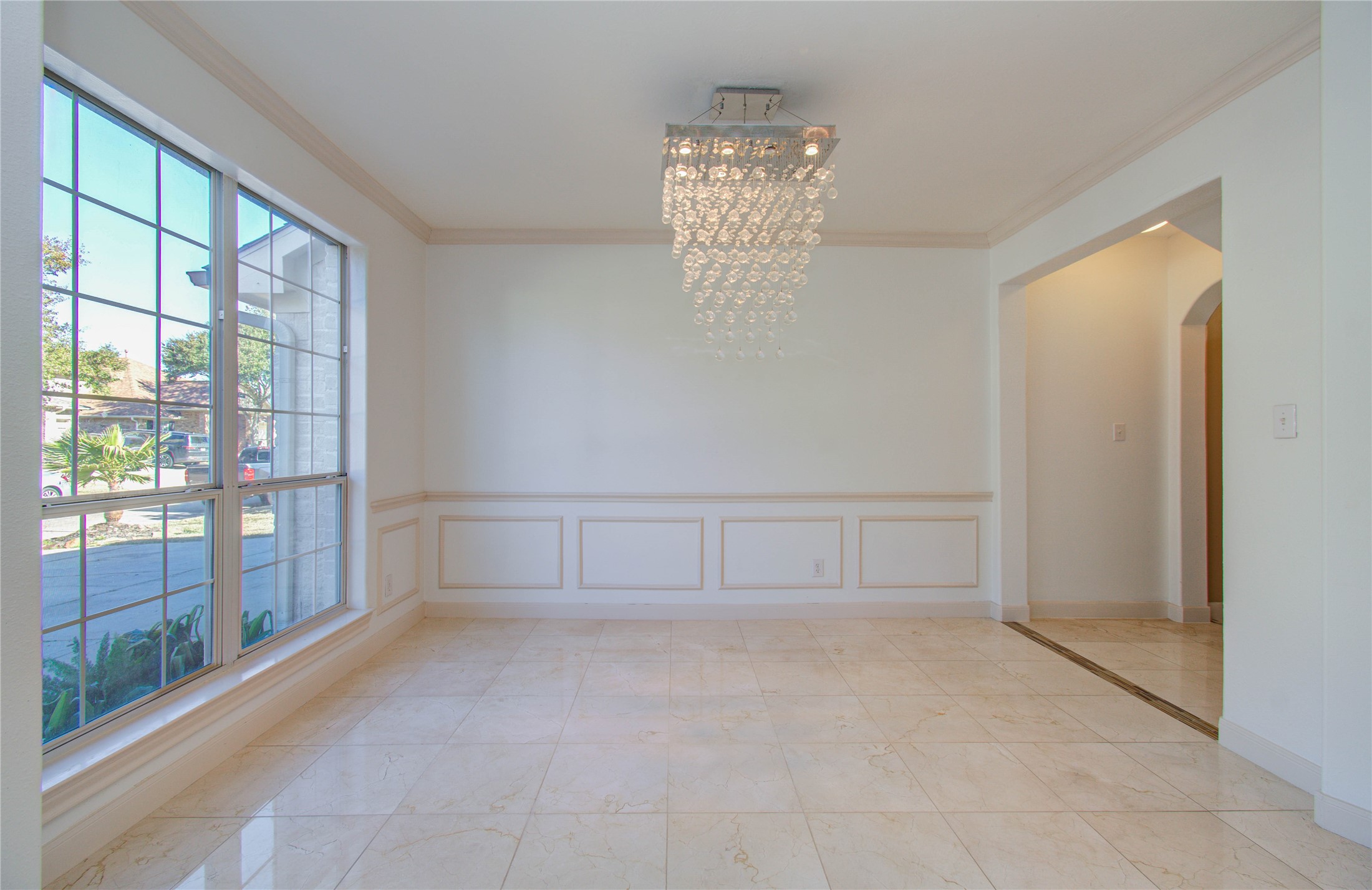 6423 Oakmont Creek Drive Spring, TX 77379 - Photo 8 of 47