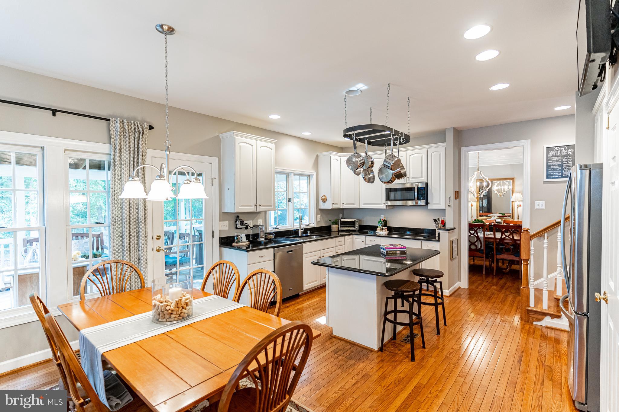 4504 Random Ridge Circle Olney, MD 20832 - Photo 8 of 29 Gourmet Kitchen w/ Breakfast Area