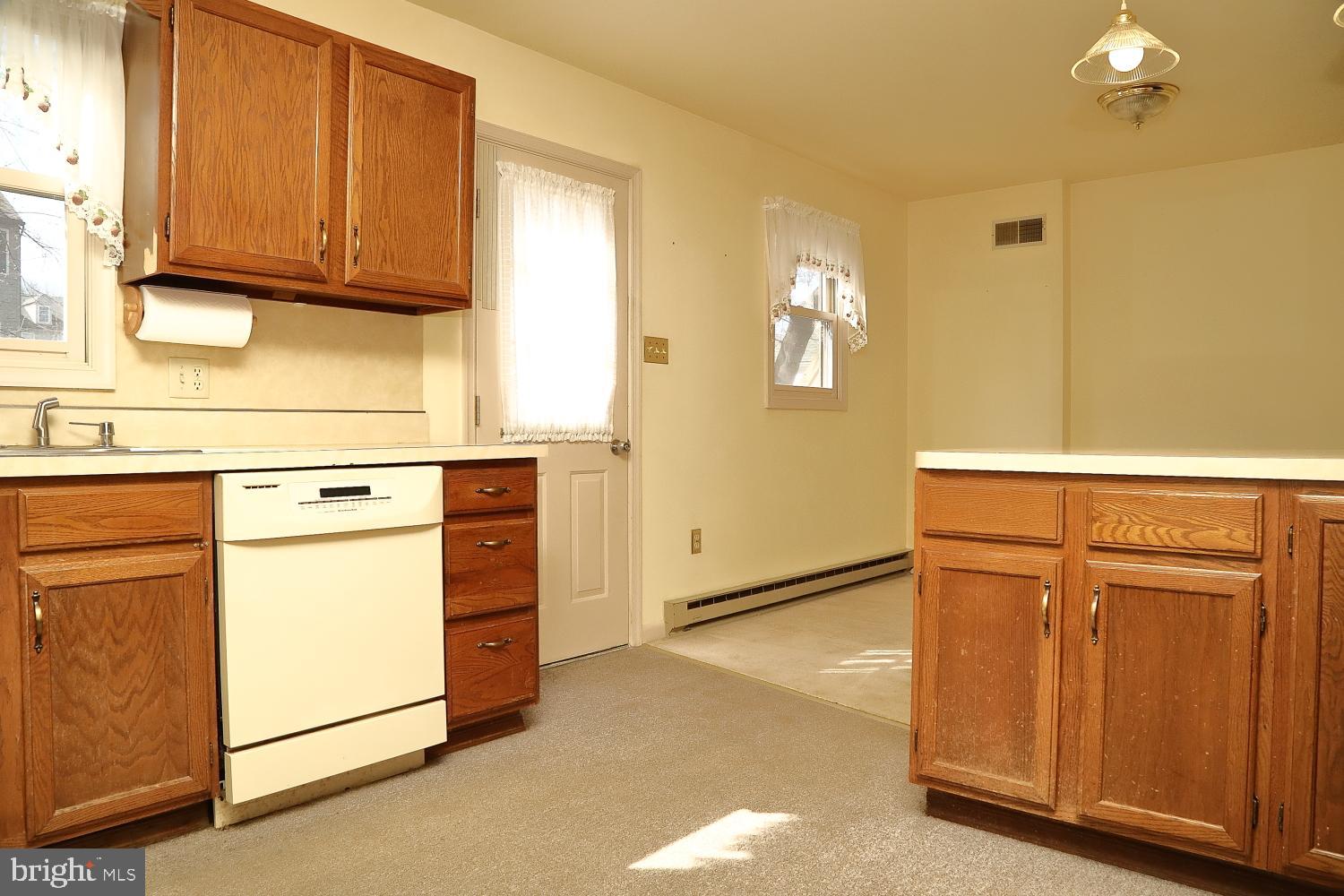 324 St Bernardine Street Reading, PA 19607 - Photo 12 of 30 Gallery Image 12