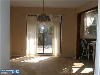 11864 Basile Road Philadelphia, PA 19154 - Photo 3 of 12 Dining Room