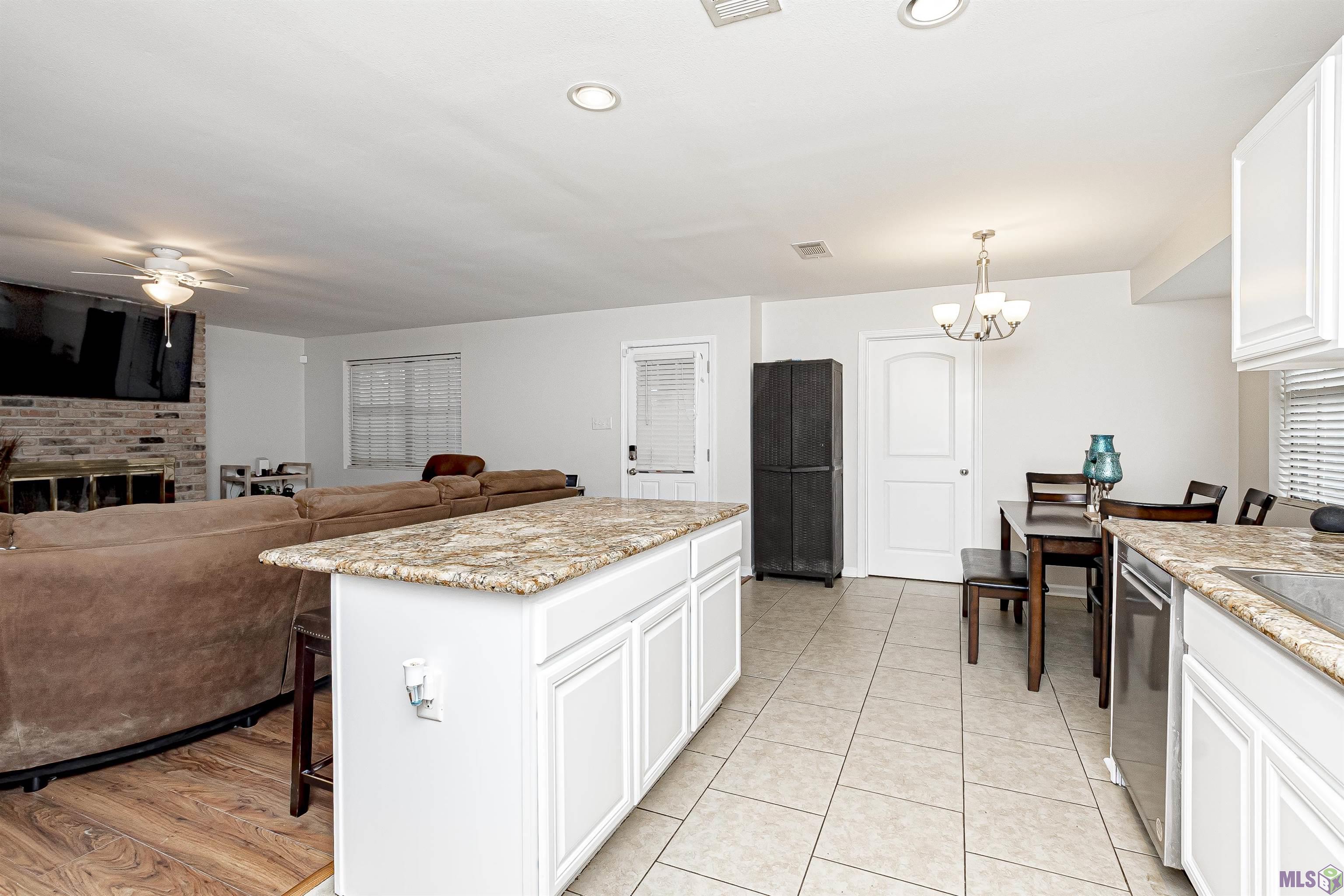 12101 Cardigan Avenue Baton Rouge, LA 70814 - Photo 8 of 20