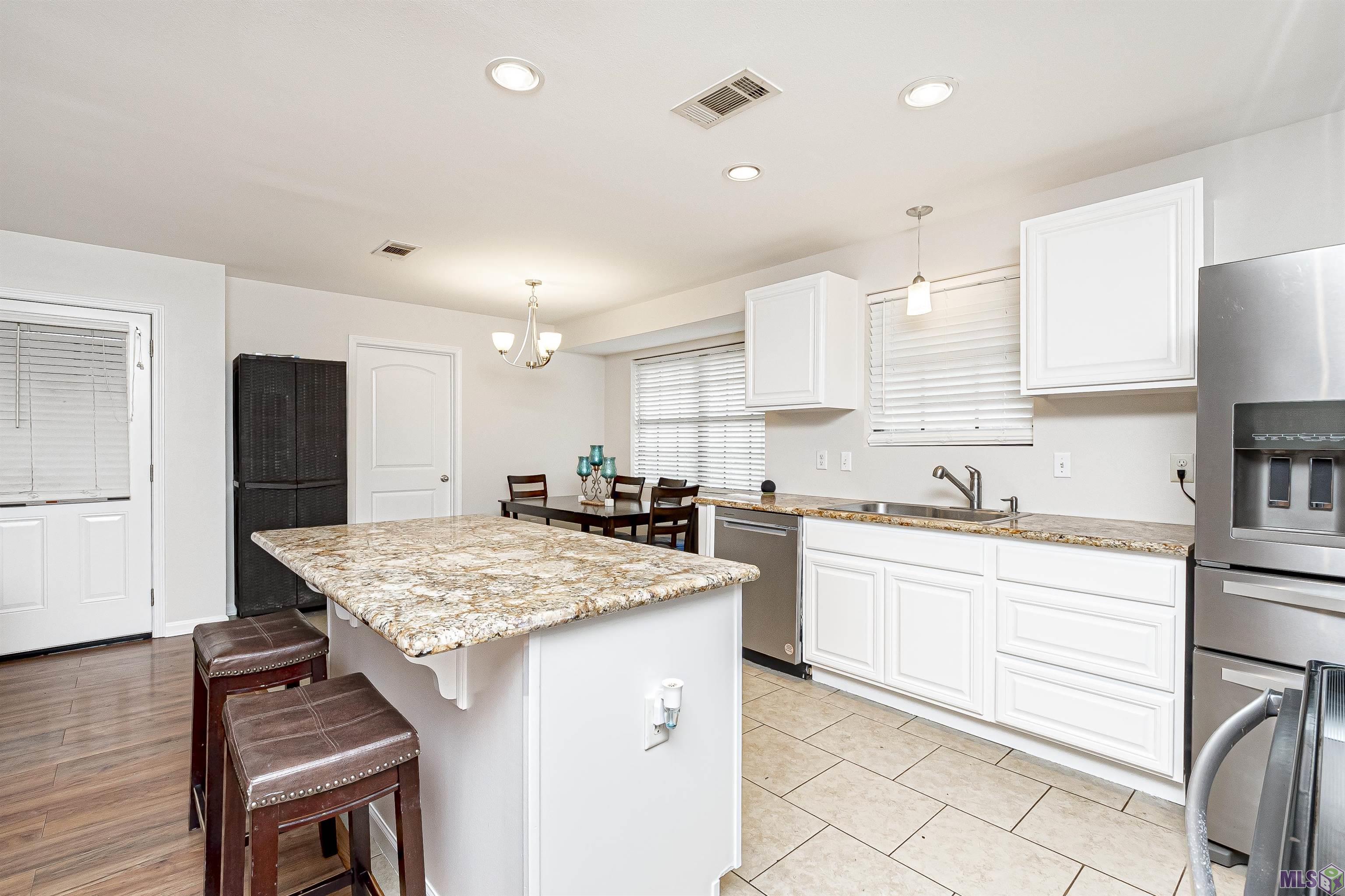 12101 Cardigan Avenue Baton Rouge, LA 70814 - Photo 9 of 20