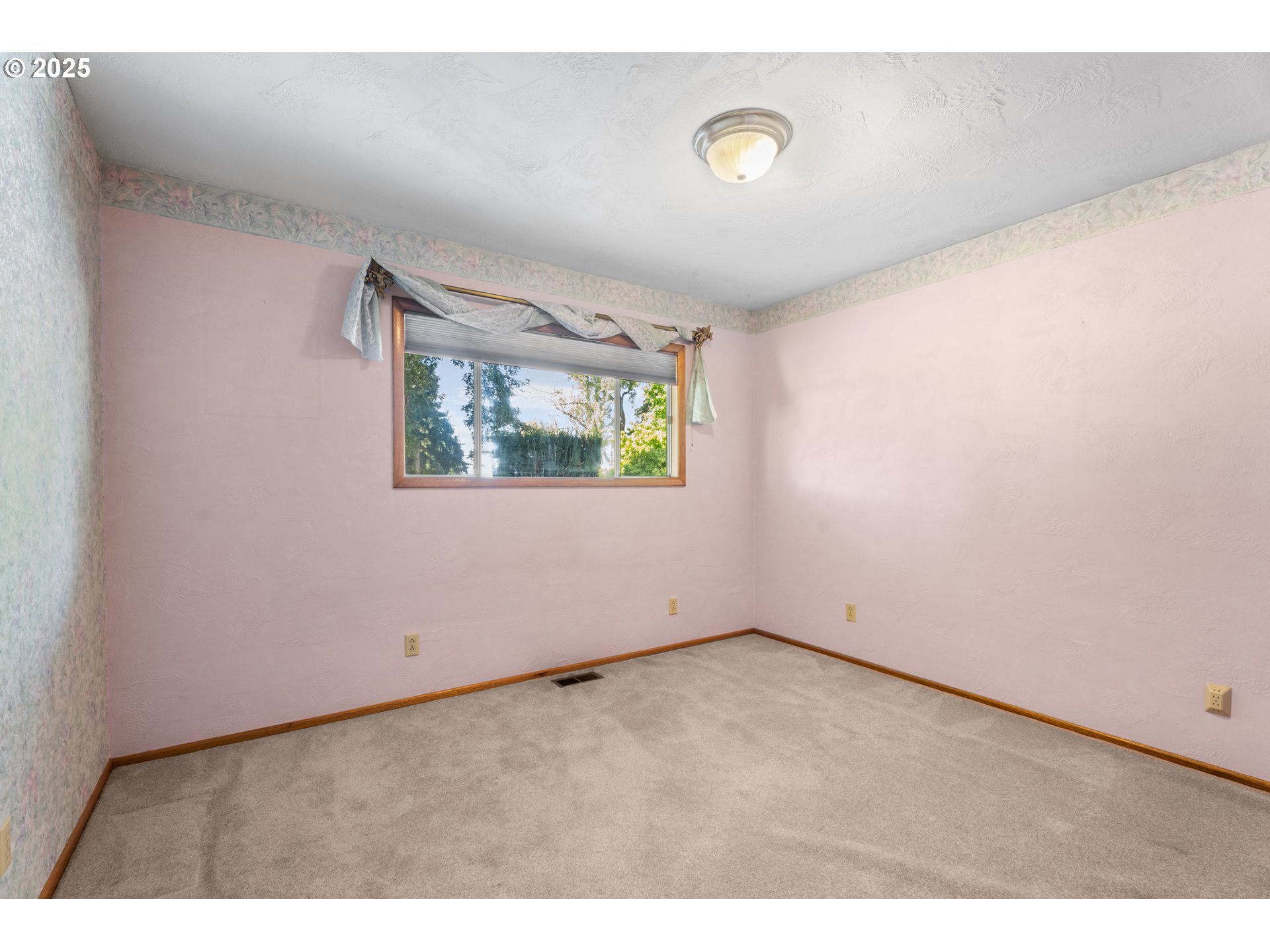 15895 Old Butteville Road Northeast Woodburn, OR 97071 - Photo 14 of 47 a view of room with window